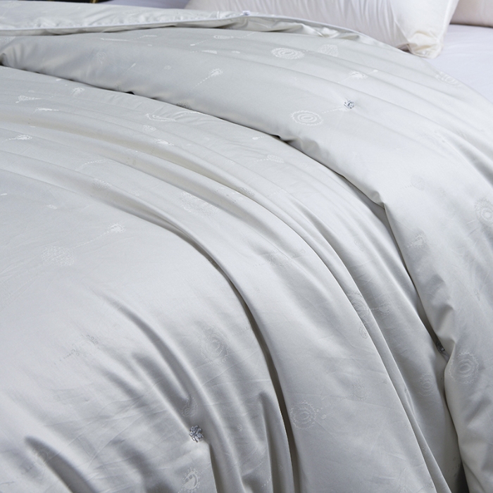 91家纺网 家纺一手货源 找家纺 (新)热销柞蚕丝被 高端全棉贡缎提花柞蚕丝被 保真纯桑蚕丝被 夏凉被 空调被 春秋被 冬被 婚庆被子