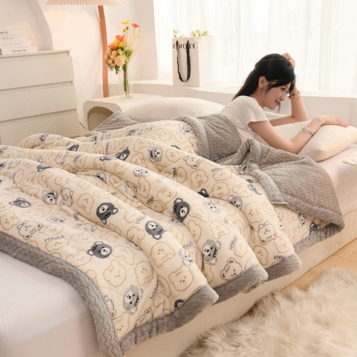 91家纺网 家纺一手货源 找家纺 加厚三层夹棉牛奶绒印花盖毯冬季办公室午睡绒毯学生懒人小毛毯沙发毯