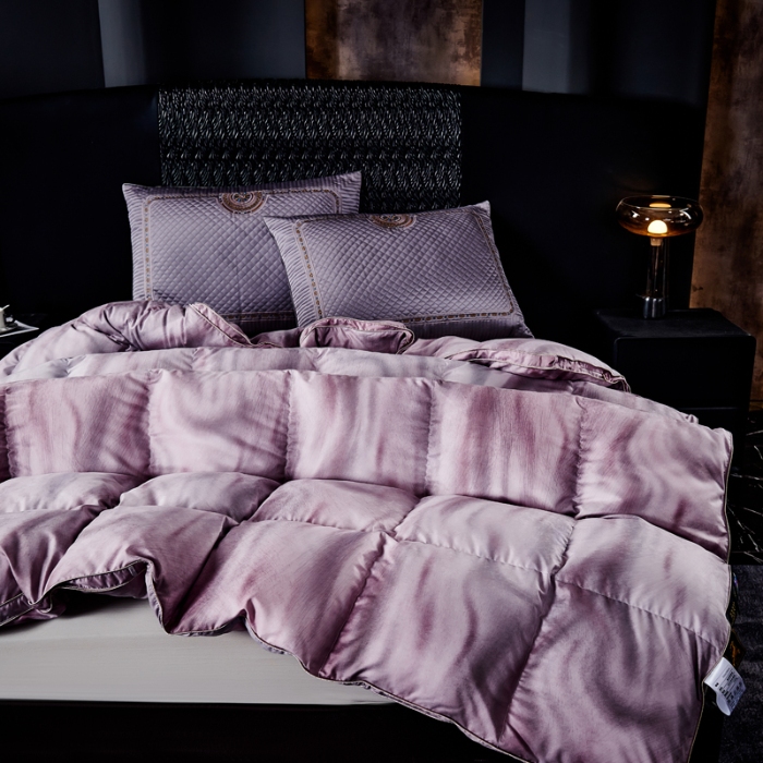 91家纺网 家纺一手货源 找家纺 抗日家纺 专版花型高密度超柔数码印花单层立体防绒羽绒被壳 北极之光-紫