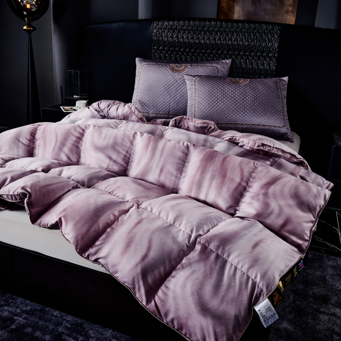 91家纺网 家纺一手货源 找家纺 抗日家纺 专版花型高密度超柔数码印花单层立体防绒羽绒被壳 北极之光-紫