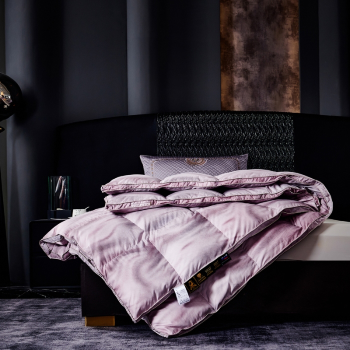 91家纺网 家纺一手货源 找家纺 抗日家纺 专版花型高密度超柔数码印花单层立体防绒羽绒被壳 北极之光-紫