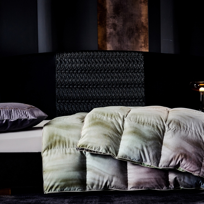 91家纺网 家纺一手货源 找家纺 抗日家纺 专版花型高密度超柔数码印花单层立体防绒羽绒被壳 北极之光-绿