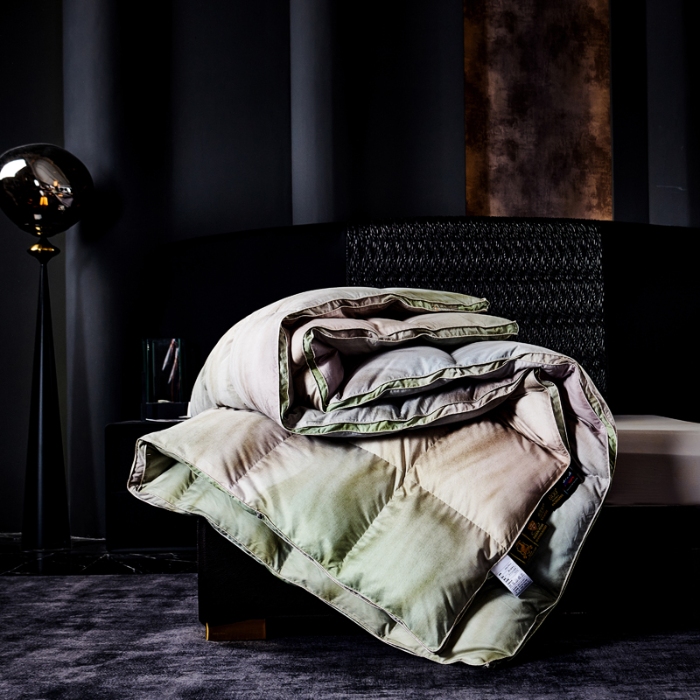 91家纺网 家纺一手货源 找家纺 抗日家纺 专版花型高密度超柔数码印花单层立体防绒羽绒被壳 北极之光-绿