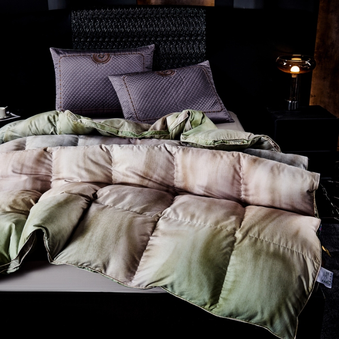 91家纺网 家纺一手货源 找家纺 抗日家纺 专版花型高密度超柔数码印花单层立体防绒羽绒被壳 北极之光-绿