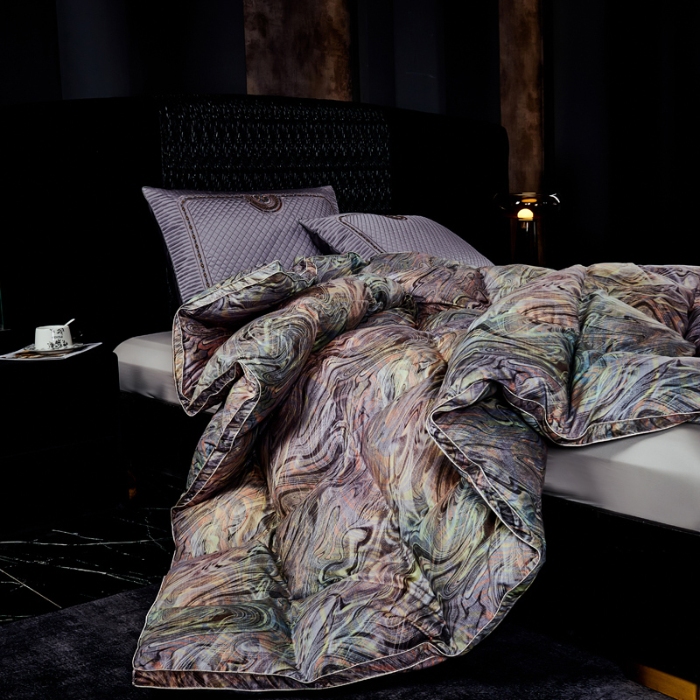 91家纺网 家纺一手货源 找家纺 抗日家纺 专版花型高密度超柔数码印花单层立体防绒羽绒被壳 蓝色多瑙河