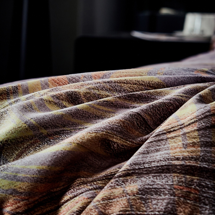 91家纺网 家纺一手货源 找家纺 抗日家纺 专版花型高密度超柔数码印花单层立体防绒羽绒被壳 蓝色多瑙河