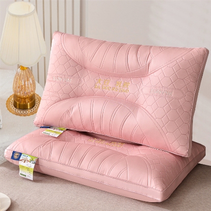 91家纺网 家纺一手货源 找家纺 （总）新品 兴丝露枕芯 全棉酒店枕 全棉羽丝枕 全棉护颈枕 健康护颈保健枕 全棉酒店羽丝护颈枕芯