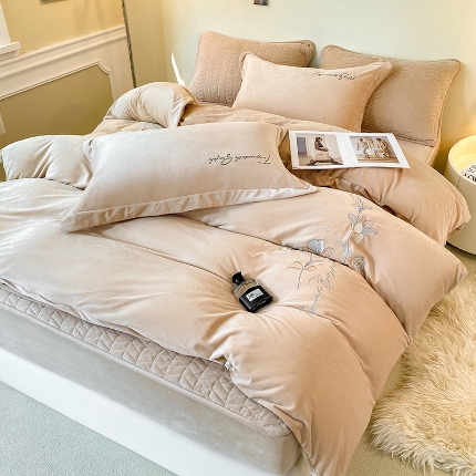 91家纺网 家纺一手货源 找家纺 （总）宝宝绒婴儿绒四件套刺绣纯色四件套床单床笠牛奶绒四件套