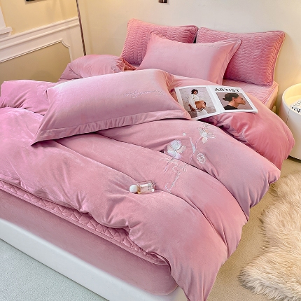 91家纺网 家纺一手货源 找家纺 （总）宝宝绒婴儿绒四件套刺绣纯色四件套床单床笠牛奶绒四件套