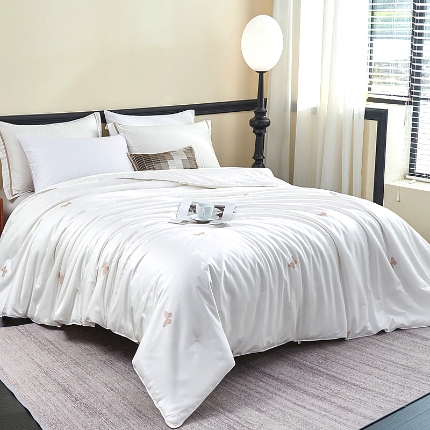 91家纺网 家纺一手货源 找家纺 （总）热销桑蚕丝被 全棉剪花桑蚕丝被 保真桑蚕丝被 夏凉被 空调被 春秋被 冬被 婚庆被子