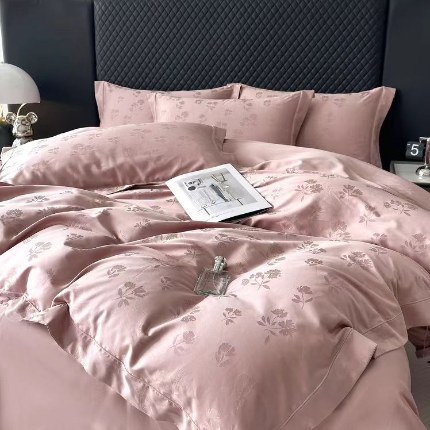 91家纺网 家纺一手货源 找家纺 梦丝语家纺色织提花50双股100支长绒棉圆角双贴边高端四件套量大从优