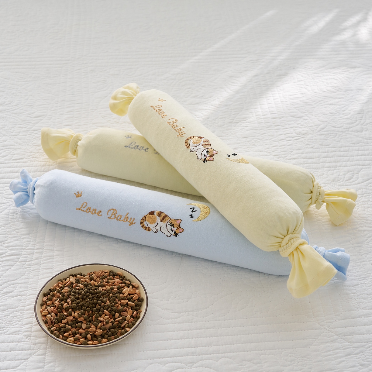 91家纺网 家纺一手货源 找家纺 （总）乐可 2025新款香眠糖果枕山楂籽合香枕手工香丸枕安抚抱枕枕头枕芯