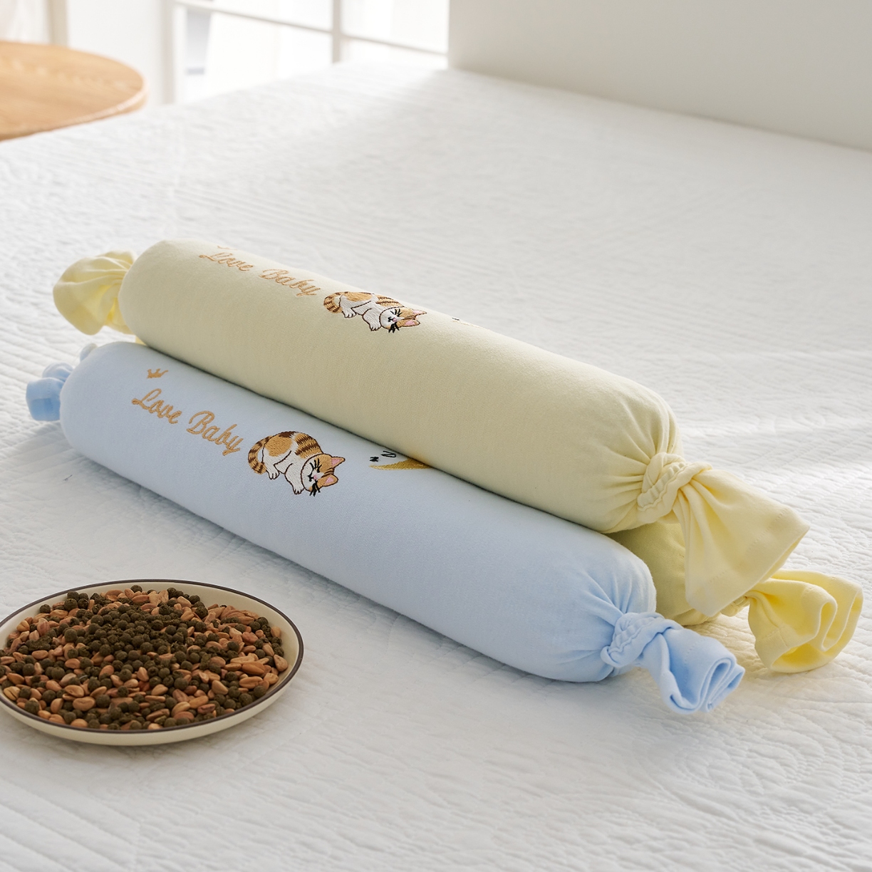 91家纺网 家纺一手货源 找家纺 （总）乐可 2025新款香眠糖果枕山楂籽合香枕手工香丸枕安抚抱枕枕头枕芯