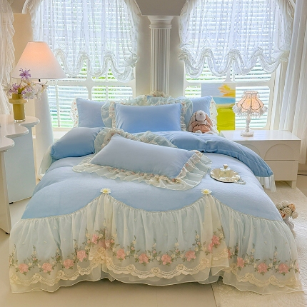 苏米娜2025秋冬新款230g法式公主风全消光牛奶绒床裙款四件套纯色蕾丝花边刺绣床盖款四件套 欧若拉-梦幻蓝