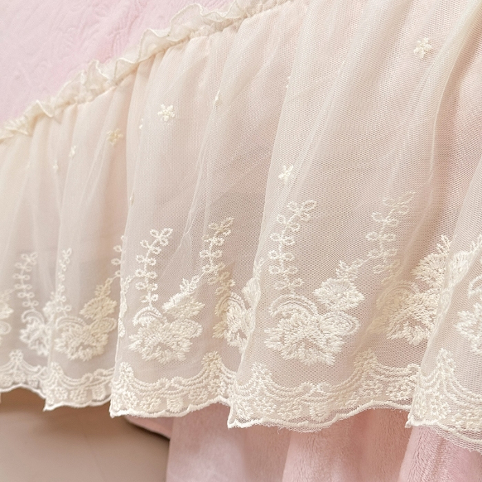 91家纺网 家纺一手货源 找家纺 （总）漫布云2025秋冬直播爆款11斤230g全消光牛奶绒夹棉床盖款四件套纯色蕾丝花边刺绣床盖三件套夹棉单床盖-安娜花园系列