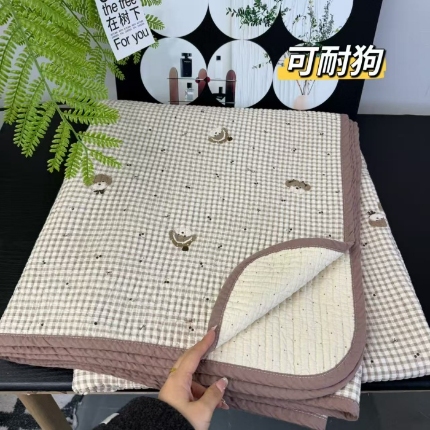 91家纺网 家纺一手货源 找家纺 （总）A类双面全棉床盖 200*220±5CM可机洗双面纯棉绗缝夹棉床单防滑垫