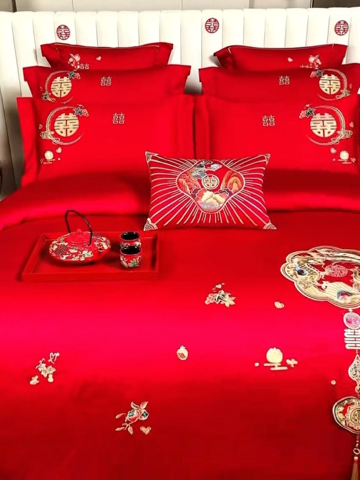 91家纺网 家纺一手货源 找家纺 梦丝语家纺婚庆四件套五件套六件套八件套10件套百支长绒棉床裙款原版