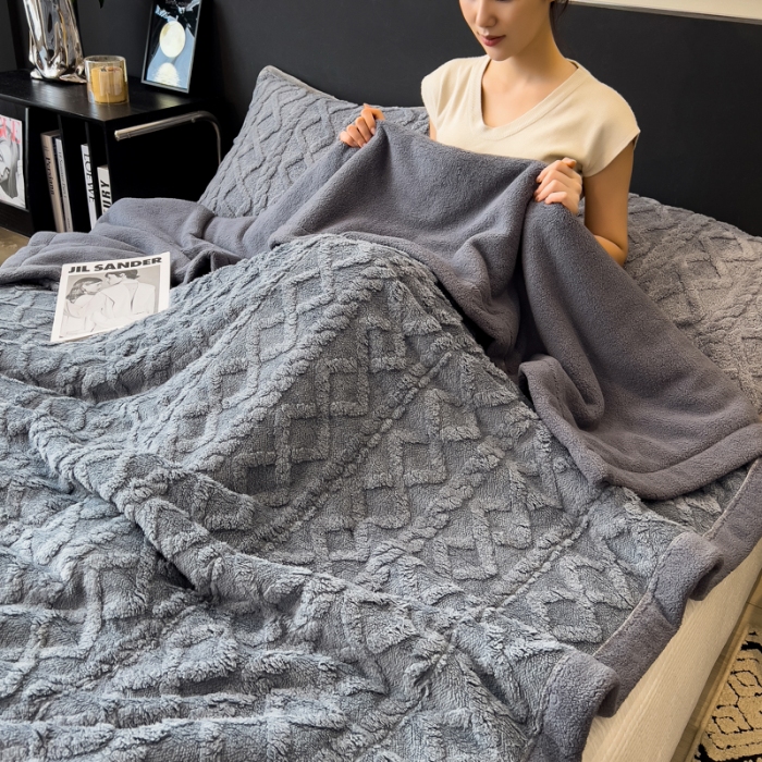 91家纺网 家纺一手货源 找家纺 （总）云恋家纺 2025新款2025塔芙绒毛毯加厚舒棉绒绒盖毯牛奶绒办公室午睡珊瑚绒披肩沙发毯被子