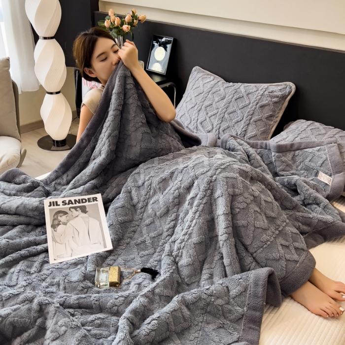 91家纺网 家纺一手货源 找家纺 （总）云恋家纺 2025新款2025塔芙绒毛毯加厚舒棉绒绒盖毯牛奶绒办公室午睡珊瑚绒披肩沙发毯被子