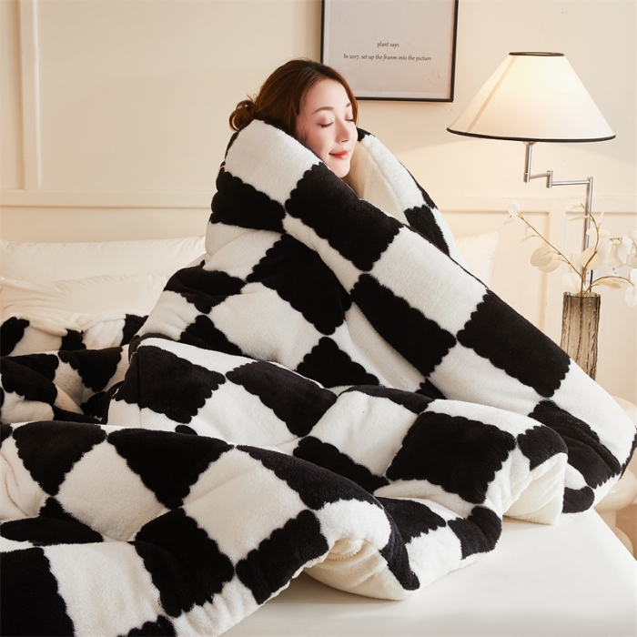 91家纺网 家纺一手货源 找家纺 （总）爱屋及屋 2025新款北极绒双面绒牛奶绒棋盘格冬被被子被芯