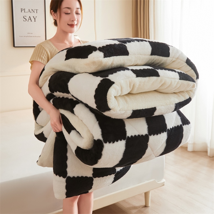 91家纺网 家纺一手货源 找家纺 （总）爱屋及屋 2025新款北极绒双面绒牛奶绒棋盘格冬被被子被芯