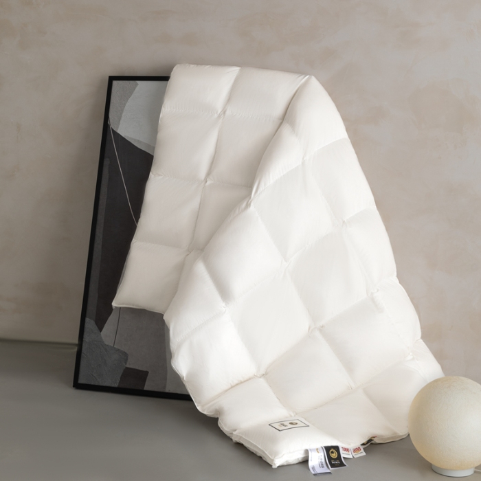 91家纺网 家纺一手货源 找家纺 （总）特价 真品白鸭绒羽绒被加厚保暖冬被芯单人鸭绒被冬天季春秋被子