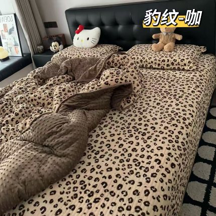 91家纺网 家纺一手货源 找家纺 （总）豆豆绒被罩款四件套 牛奶绒床盖三件套 冬季夹棉加绒床盖枕套