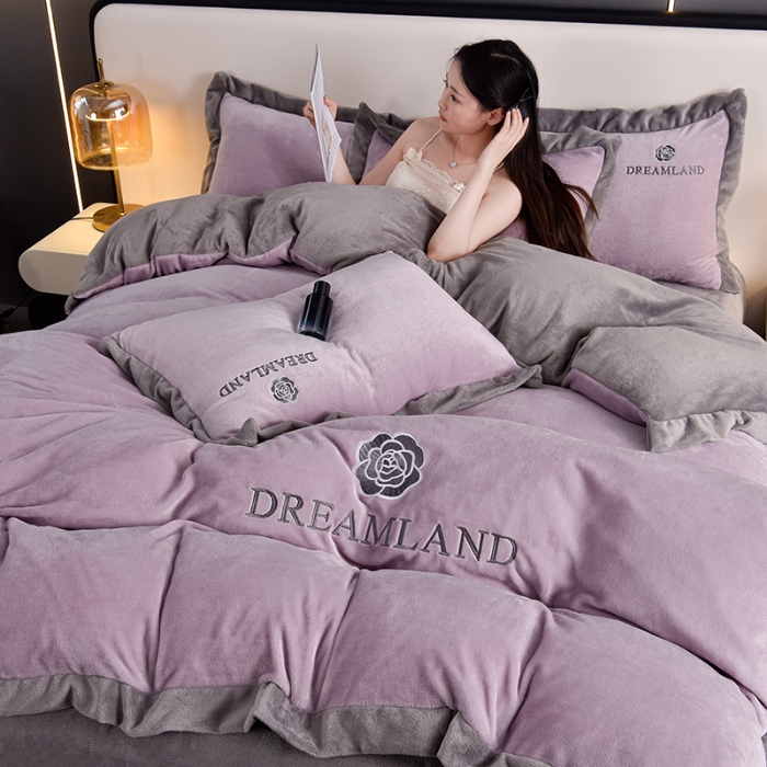 91家纺网 家纺一手货源 找家纺 （总）云恋家纺 2025新款加厚刺绣牛奶绒四件套--梦想款