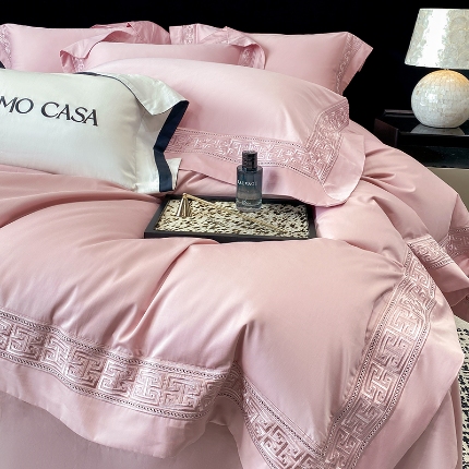 91家纺网 家纺一手货源 找家纺 （总）2025新款新款全棉刺绣四件套-绚丽【高档礼盒包装】