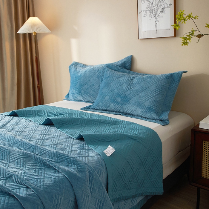 91家纺网 家纺一手货源 找家纺 （总）230g婴儿绒+50支长绒棉双面可用床盖三件套可购单件可选直角或者圆角