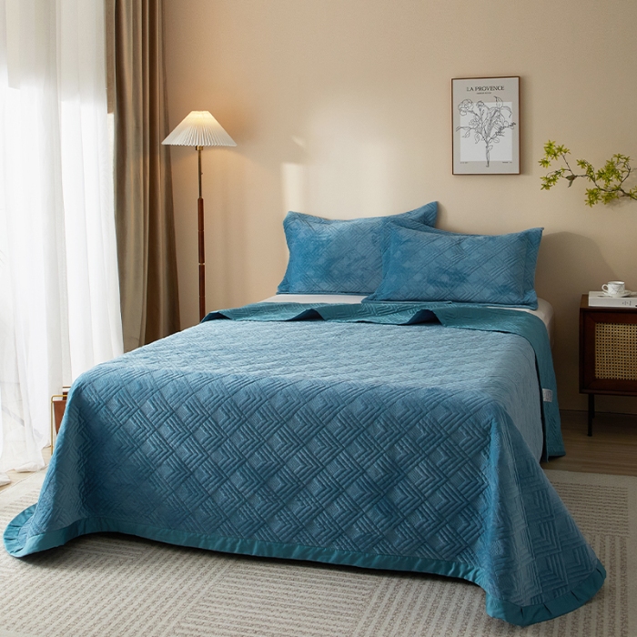 91家纺网 家纺一手货源 找家纺 （总）230g婴儿绒+50支长绒棉双面可用床盖三件套可购单件可选直角或者圆角