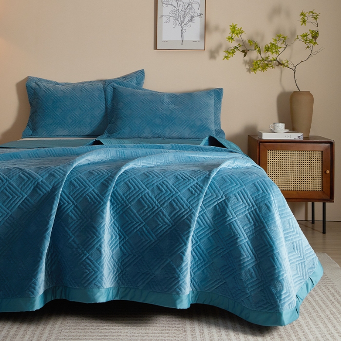 91家纺网 家纺一手货源 找家纺 （总）230g婴儿绒+50支长绒棉双面可用床盖三件套可购单件可选直角或者圆角