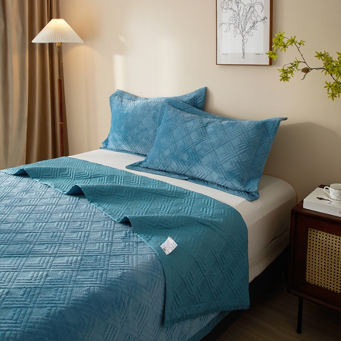 91家纺网 家纺一手货源 找家纺 （总）230g婴儿绒+50支长绒棉双面可用床盖三件套可购单件可选直角或者圆角