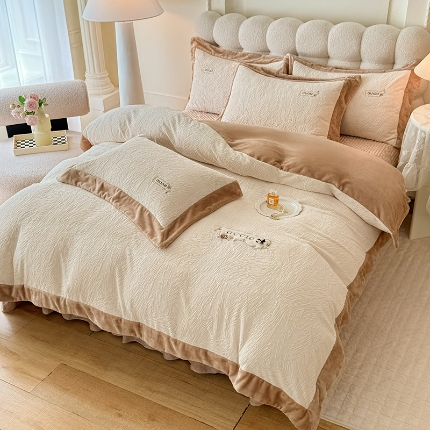 91家纺网 家纺一手货源 找家纺 （总）苏米娜2025年新款全消光加厚牛奶绒轻奢简约床盖款四件套-雅致系列