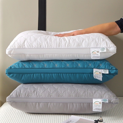 亲肤绗绣枕 羽丝枕 刺绣羽丝枕