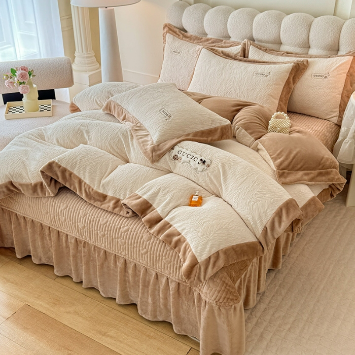 91家纺网 家纺一手货源 找家纺 苏米娜2025年新款全消光加厚牛奶绒轻奢简约床盖款四件套-雅致系列   雅致-奶咖 