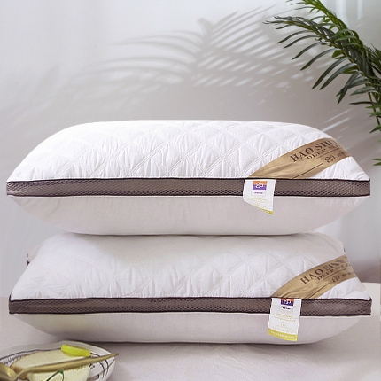 91家纺网 家纺一手货源 找家纺 兴丝露枕芯 网边绗缝立体枕  双边枕头 酒店枕