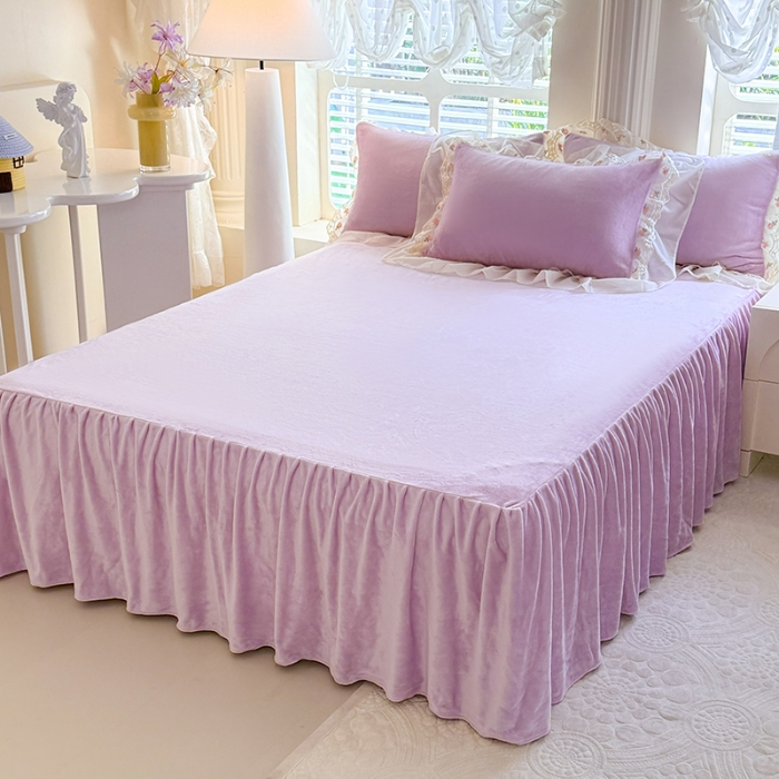 91家纺网 家纺一手货源 找家纺 苏米娜2025秋冬新款230g法式公主风全消光牛奶绒床裙款四件套纯色蕾丝花边刺绣床盖款四件套 欧若拉- 香芋紫 