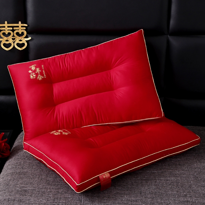 91家纺网 家纺一手货源 找家纺 全棉绣花婚庆枕芯 全棉枕芯 大红结婚枕 喜庆枕头 全棉羽丝枕 婚庆枕头
