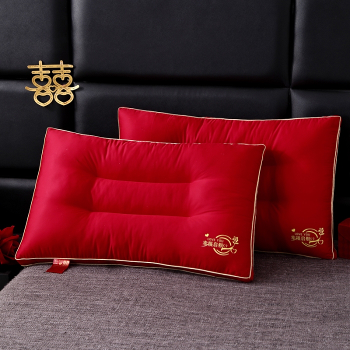 91家纺网 家纺一手货源 找家纺 全棉绣花婚庆枕芯 全棉枕芯 大红结婚枕 喜庆枕头 全棉羽丝枕 婚庆枕头
