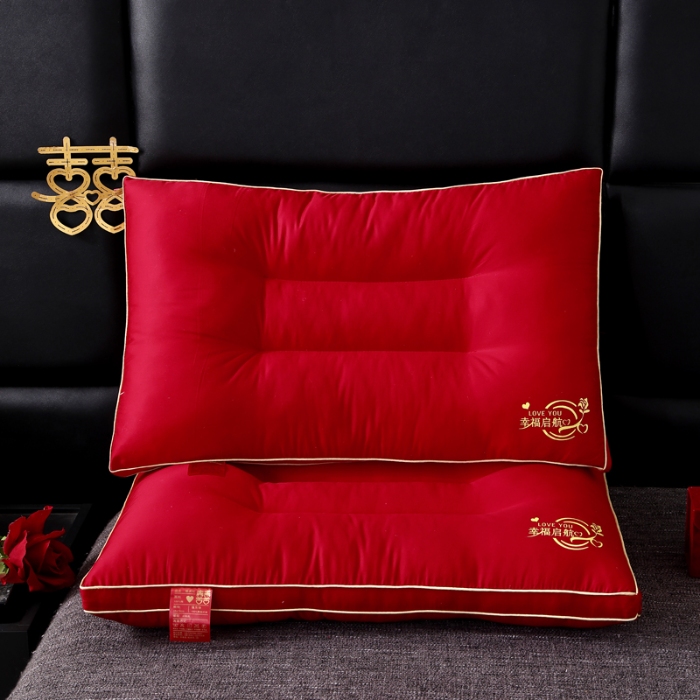 91家纺网 家纺一手货源 找家纺 全棉绣花婚庆枕芯 全棉枕芯 大红结婚枕 喜庆枕头 全棉羽丝枕 婚庆枕头