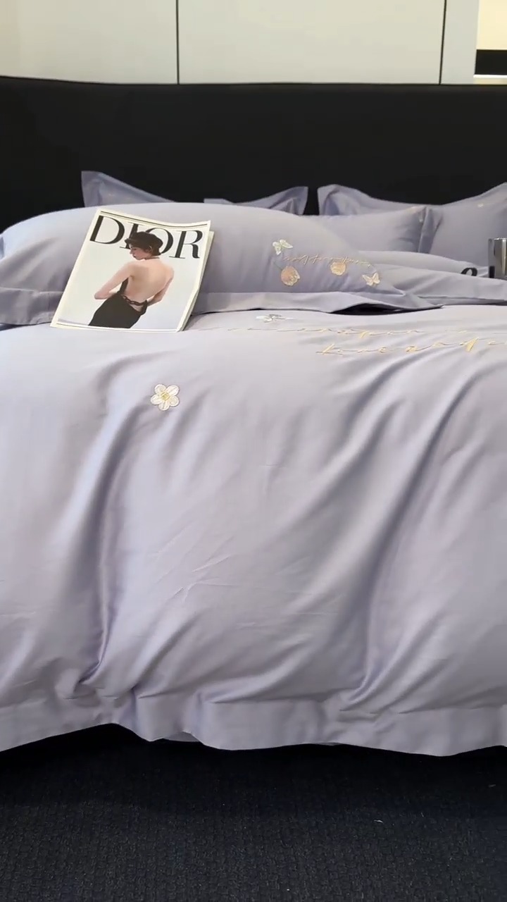 91家纺网 家纺一手货源 找家纺 （总）2026新款刺绣亲肤棉简约高端四件套 郁金花束