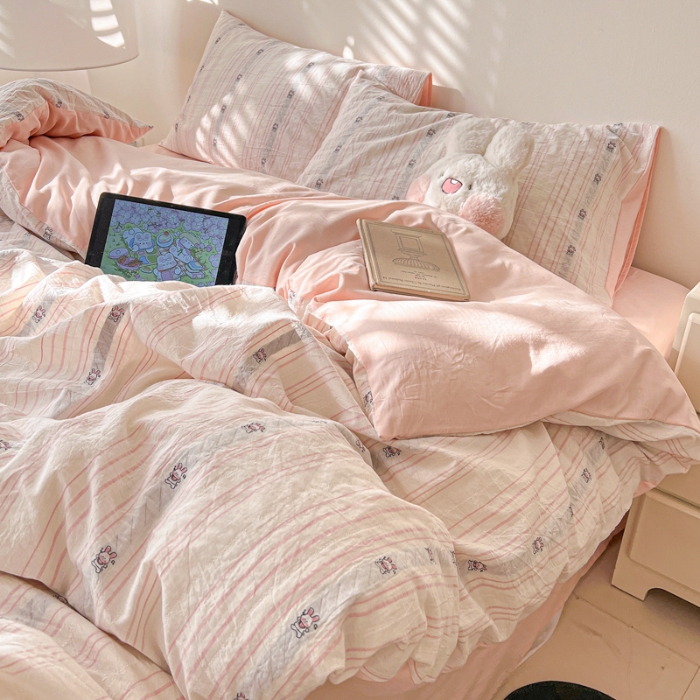 91家纺网 家纺一手货源 找家纺 坚果摄影  小清新条纹套件拍摄赏析