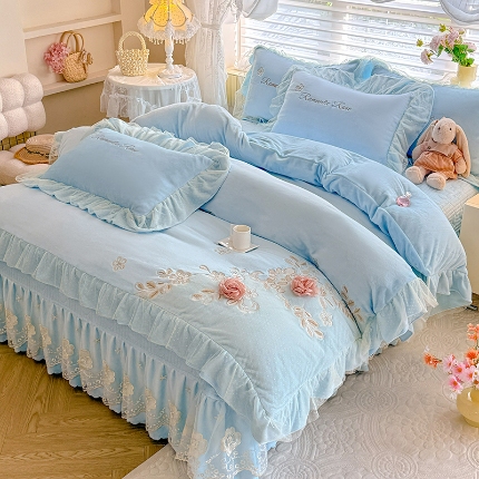 苏米娜2025秋冬直播爆款11斤230g全消光牛奶绒夹棉床盖款四件套纯色蕾丝花边刺绣床盖三件套夹棉单床盖 梦妮莎-婴儿蓝