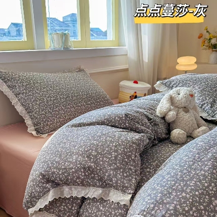 91家纺网 家纺一手货源 找家纺 （总）2025新款纯棉全棉双层纱法式少女蕾丝花边紫色碎花纱布温馨四件套