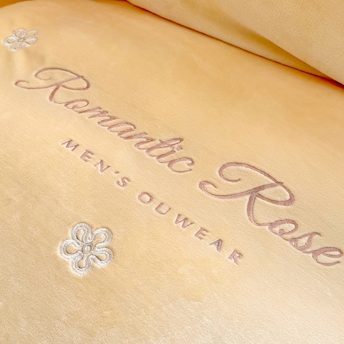 91家纺网 家纺一手货源 找家纺 苏米娜2025秋冬直播爆款11斤230g全消光牛奶绒夹棉床盖款四件套纯色蕾丝花边刺绣床盖三件套夹棉单床盖 梦妮莎-嫩黄