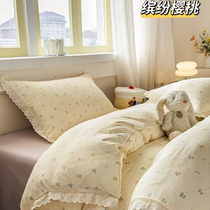 91家纺网 家纺一手货源 找家纺 （总）2025新款纯棉全棉双层纱法式少女蕾丝花边紫色碎花纱布温馨四件套