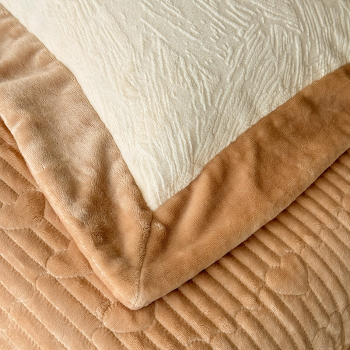 91家纺网 家纺一手货源 找家纺 苏米娜2025年新款全消光加厚牛奶绒轻奢简约床盖款四件套-雅致系列 雅致-奶咖