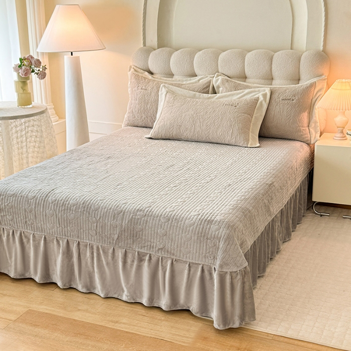 91家纺网 家纺一手货源 找家纺 苏米娜2025年新款全消光加厚牛奶绒轻奢简约床盖款四件套-雅致系列  雅致-香槟