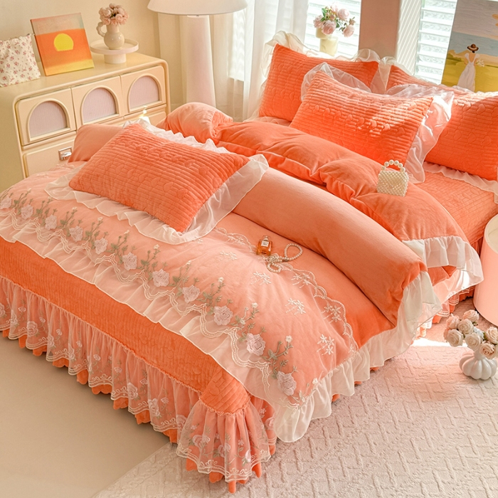 91家纺网 家纺一手货源 找家纺 （总）漫布云2025秋冬新款11斤230g全消光牛奶绒夹棉床盖款四件套纯色蕾丝花边刺绣床裙款床盖